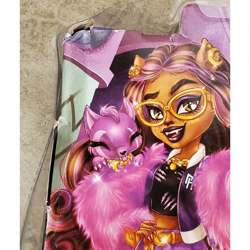 Monster High Clawdeen Wolf‎ 11in Fashion Doll w Pet Crescent and Accessories